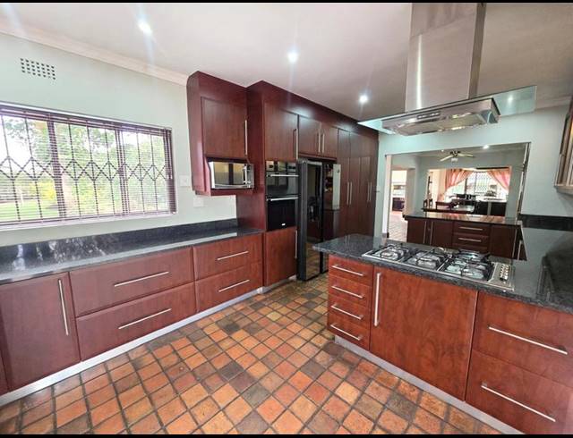 5 BEDROOM HOUSE FOR SALE IN THREE RIVERS PROPER
